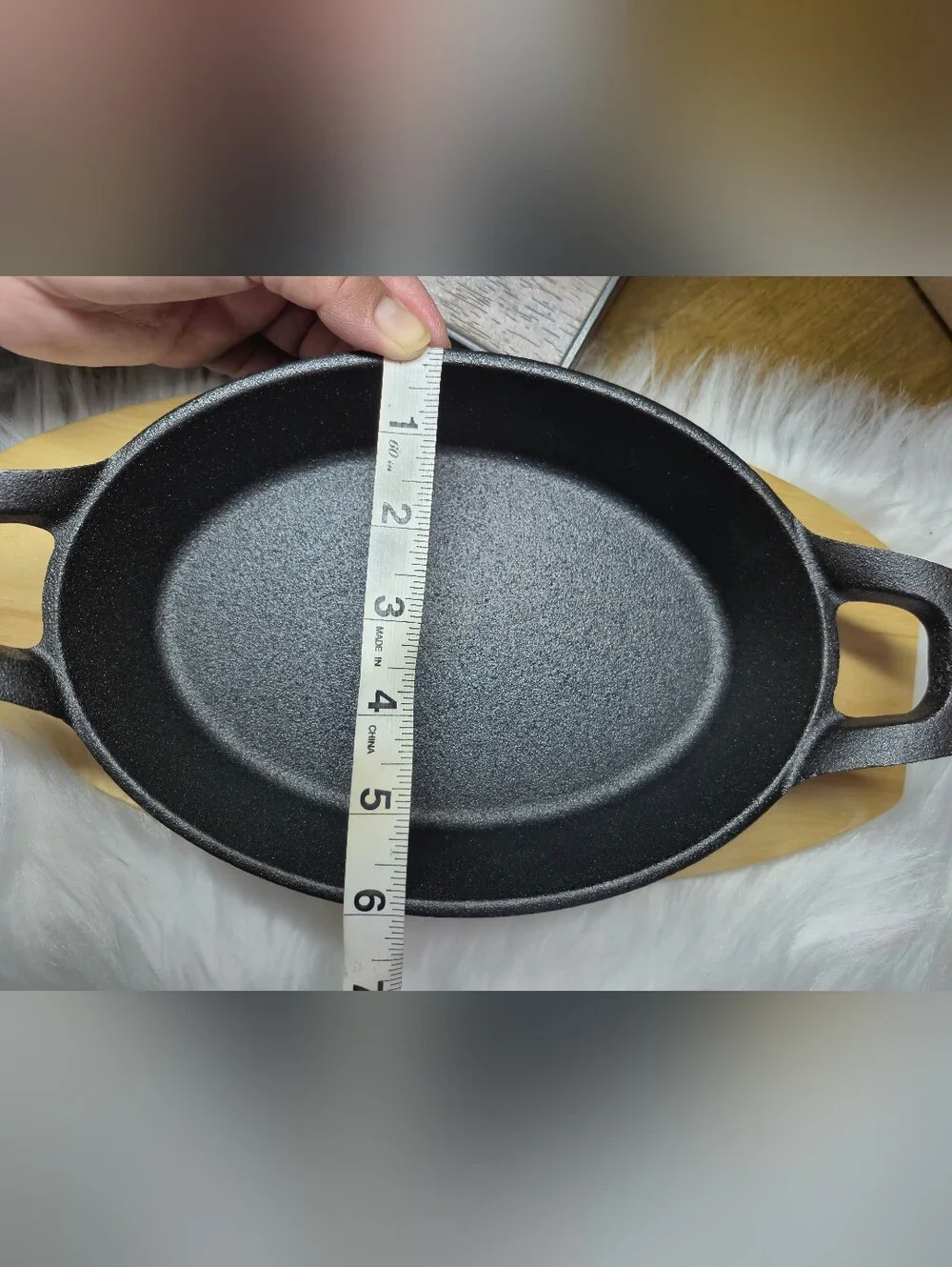 Cast Iron Oval Sizzler - Black with Wooden Trivet